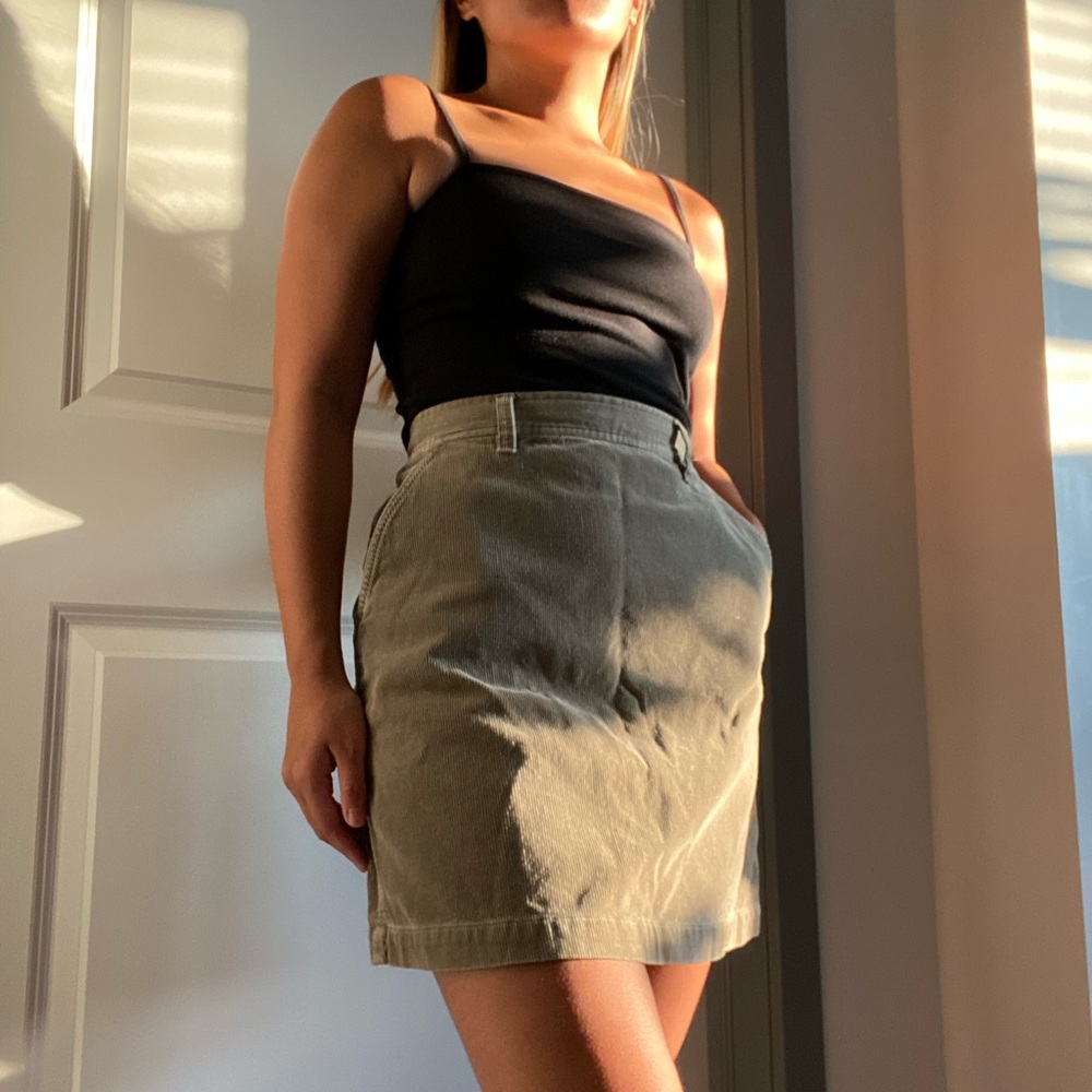 💥SOLD ON DEPOP J. Crew High Waist Corduroy Skirt